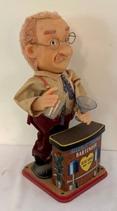 lot 173 image: Vintage Charley Weaver Bartending Toy