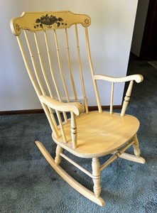 lot 181 image: Lovely Vintage Wooden Rocking Chair
