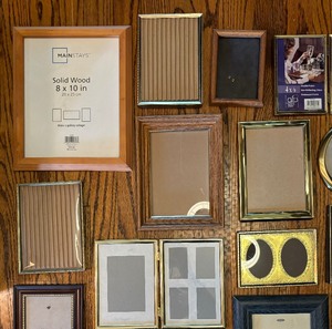 lot 188 image: Variety of Picture Frames