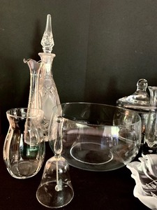 lot 121 image: Stunning Collection of Vintage Glass Serving Pieces and More
