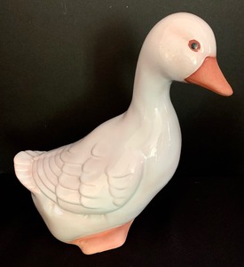 lot 101 image: Goose Figurines Including One by Ike & Sandy Spillman
