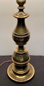 lot 110 image: Vintage Brass Table Lamp