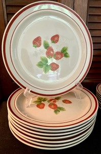 lot 112 image: Vintage Strawberry Themed Dishware by Fujistone