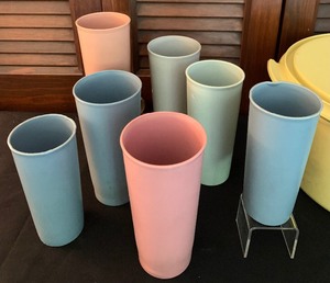 lot 113 image: Vintage Tupperware