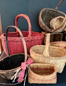 lot 117 image: Vintage Baskets For Every Occasion