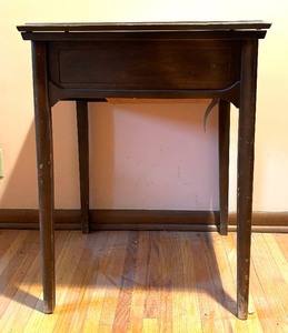lot 25 image: Vintage Sewing Table with Montgomery Wards Signature Zig Zag Sewing Machine