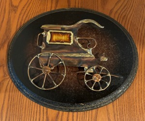 lot 207 image: Delightful Vintage Decor
