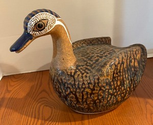 lot 213 image: Two Vintage Mexican Pottery Ducks