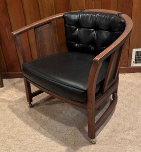 lot 216 image: Mid Century Danish Style Barrel Back Lounge Chair