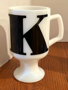 lot 218 image: Four Vintage Milk Glass K Footed Mugs