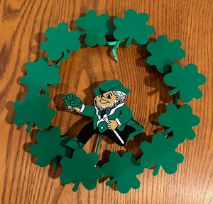 lot 230 image: Festive St. Patricks Day Grouping