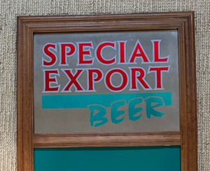 lot 69 image: Special Export Beer Mirrored Chalkboard Wall Hanging