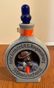 lot 273 image: British Navy Pussers Rum and Snuff Bottles by Bayern and Kovalier