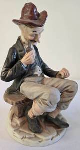 lot 322 image: Eclectic Gentlemen Decorative Collection