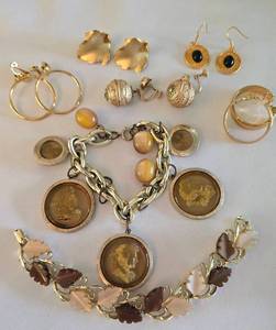 lot 328 image: Fun Costume Jewelry Variety