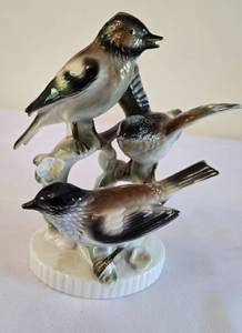 lot 330 image: Beautiful German and Irish Collectibles including Belleek Soap Dish