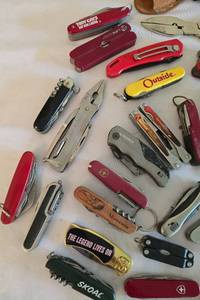lot 336 image: Selection of Swiss Army Knives and More