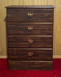 lot 37 image: Vintage Four Drawer Dresser