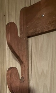 lot 303 image: Vintage Wooden Wall Mount Gun Rack
