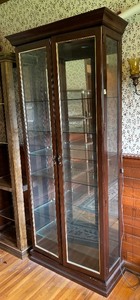 lot 348 image: Vintage Glass Front Display Cabinet with Mirrored Back