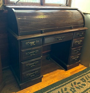 lot 27A image: Vintage Styline Ferdinand Rolltop Desk