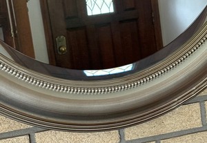 lot 354 image: Classy Silver Framed Round Mirror