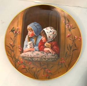 lot 372 image: School Days and Sundays Best Collectors Plates by Reco