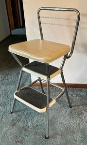 lot 375 image: Vintage Cosco Step Stool