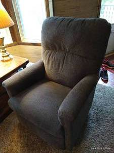 lot 6 image: Blue Rocking La-Z-Boy Recliner
