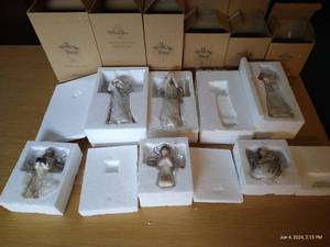 lot 19 image: Willow Tree Angel Lot