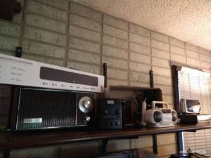 lot 50 image: Shelf of Radios, Clocks, Antenna