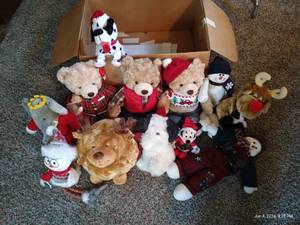 lot 70 image: Holiday Stuffed Animals