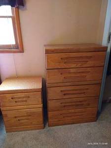 lot 83 image: Chest of Drawers & Night Stand