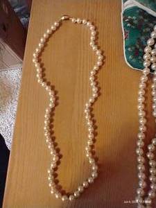 lot 92 image: Simulated Pearls & Costume Jewelry