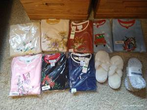 lot 97 image: Brand New Slippers & Sweatshirts