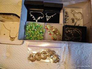 lot 103 image: Fancy Costume Jewelry