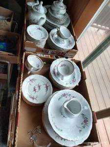 lot 108 image: Wawel Polish China Set