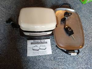 lot 130 image: 4Qt West Bend Slow Cooker & Vintage Griddle