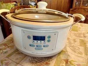 lot 145 image: Hamilton Beach Locking Crock Pot