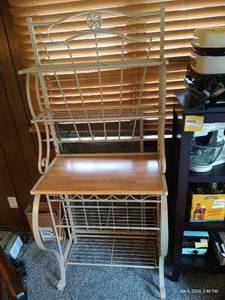 lot 148 image: Bakers Rack