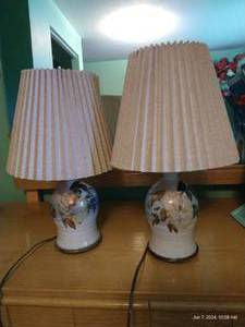 lot 179 image: Two Pottery Style Lamps
