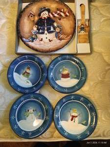 lot 196 image: Snowmen Plates & Platter Set