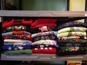 lot 210 image: 24 Christmas Sweatshirts