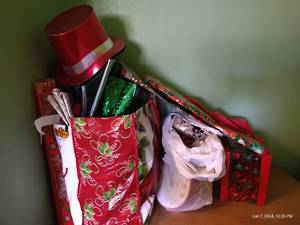 lot 215 image: Christmas Wrapping Lot