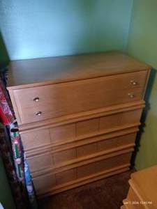 lot 222 image: Chest of Drawers