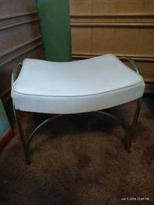 lot 225 image: Mid Century Padded Bench
