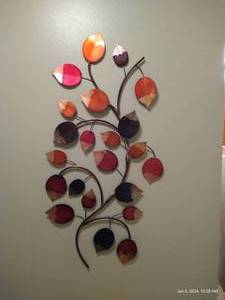 lot 232 image: Fall Colored Metal Wall Decor