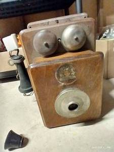 lot 282 image: Antique Crank Phone