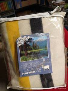 lot 292 image: Faribo Frontier Pure Wool Blanket