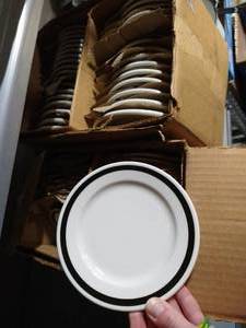 lot 311 image: Two Boxes Homer Laughlin Plates